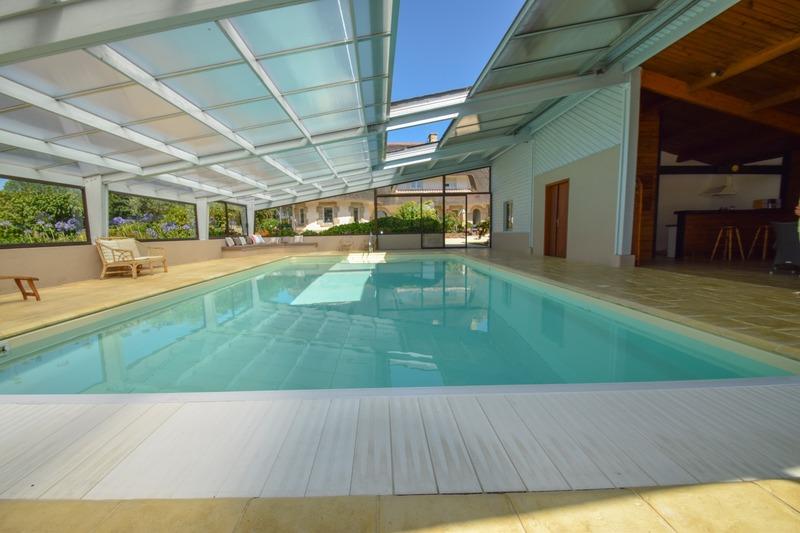 Propriété - 320 m² - 9 pièces