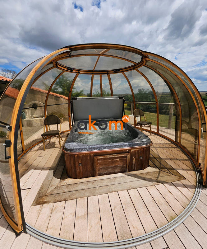 Maison - 338 m² - 8 pièces