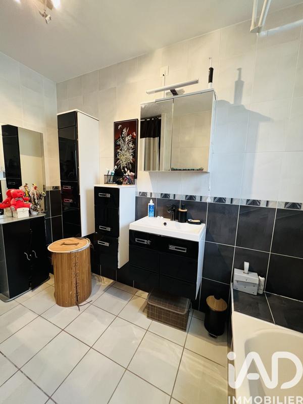 Maison - 111 m² - 4 pièces