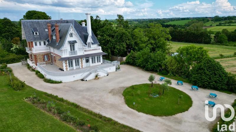 Maison - 720 m² - 10 pièces