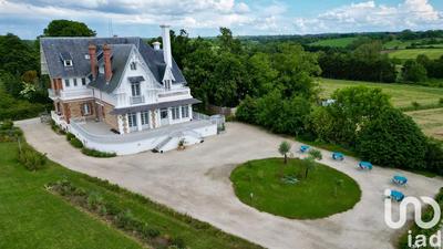 Maison - 720 m² - 10 pièces