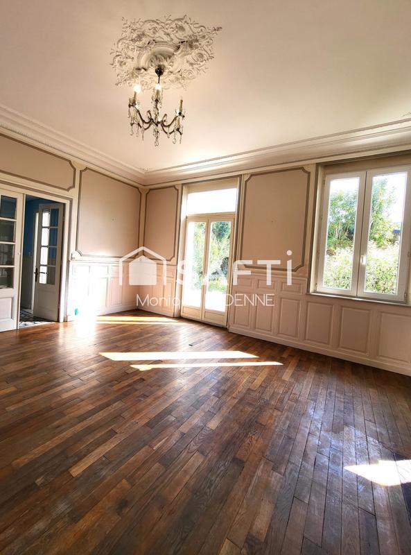 Maison - 267 m² - 12 pièces