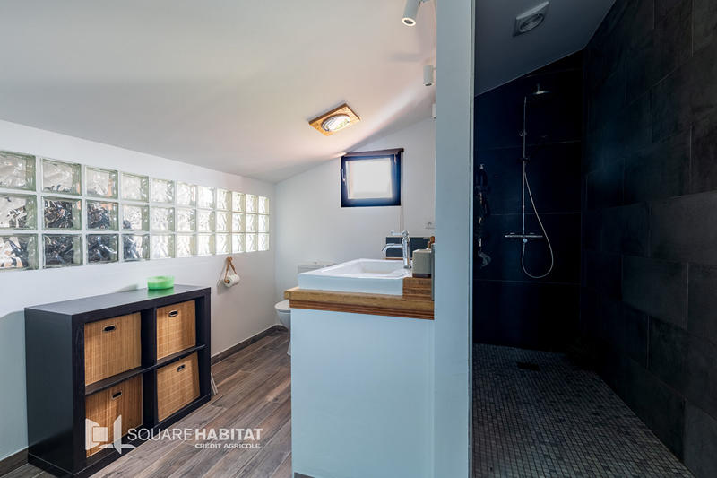 Maison - 254 m² - 8 pièces