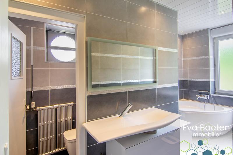 Maison - 265 m² - 10 pièces