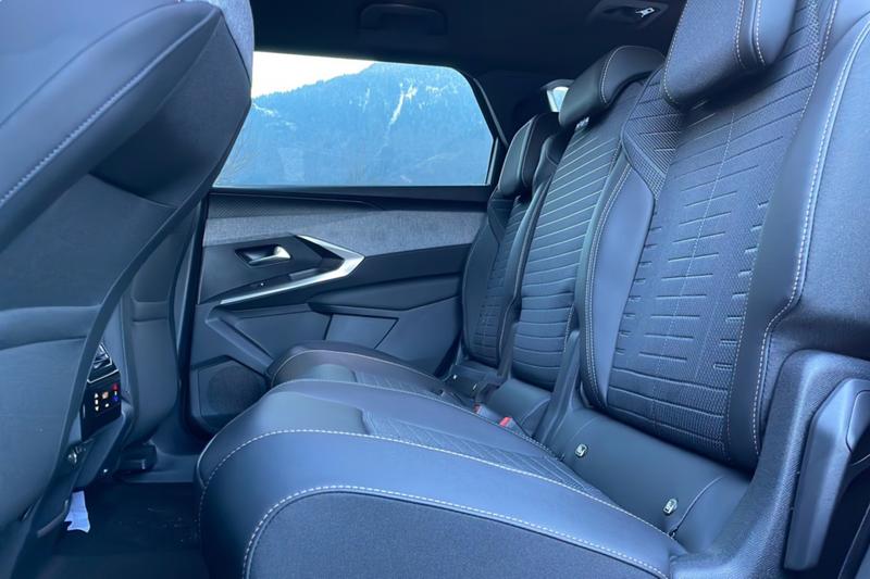 Peugeot 5008 Hybrid 145 E-Dcs6 Allure