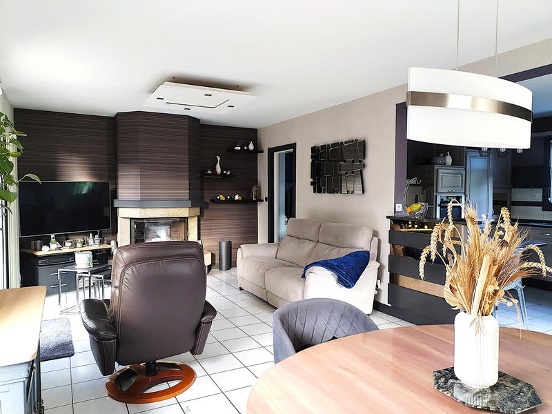 Maison - 121 m² - 6 pièces