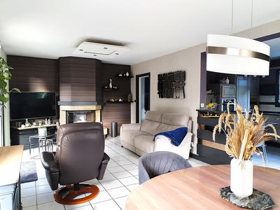 Maison - 121 m² - 6 pièces