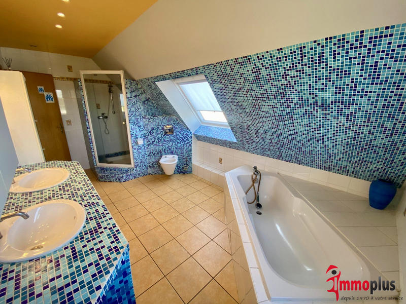 Maison - 150 m² - 8 pièces