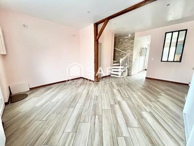 Maison - 64 m² - 4 pièces