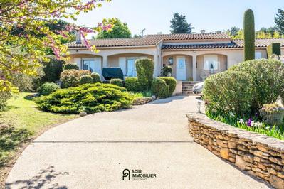 Maison - 200 m² - 8 pièces