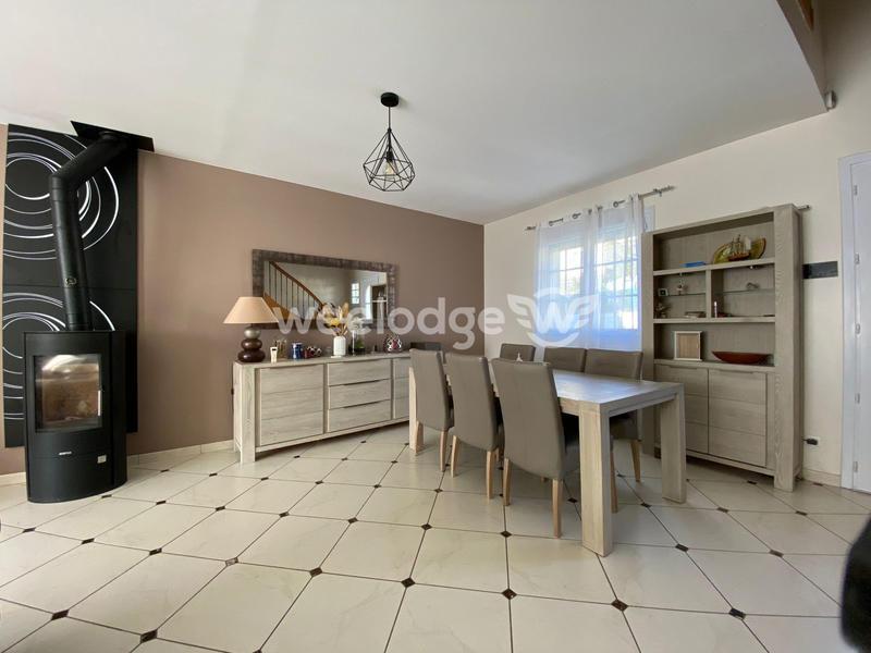 Maison traditionnelle - 166 m² - 6 pièces