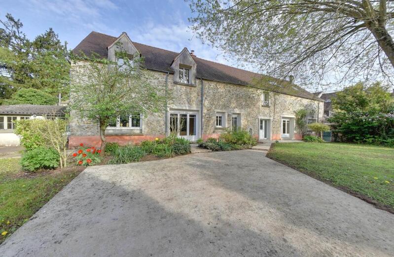 Maison - 244 m² - 10 pièces