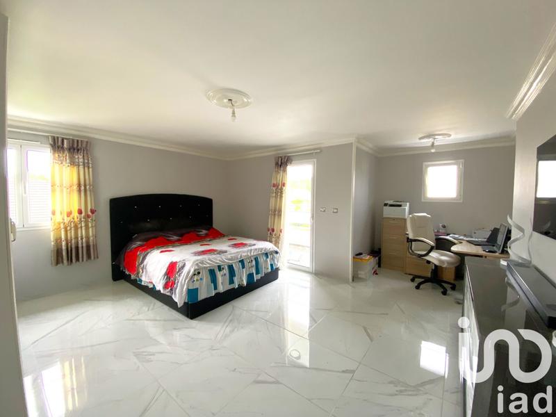 Maison - 325 m² - 10 pièces