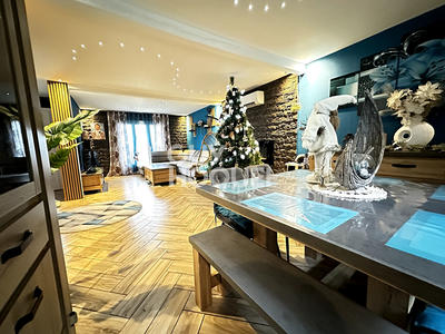 Maison - 146 m² - 9 pièces