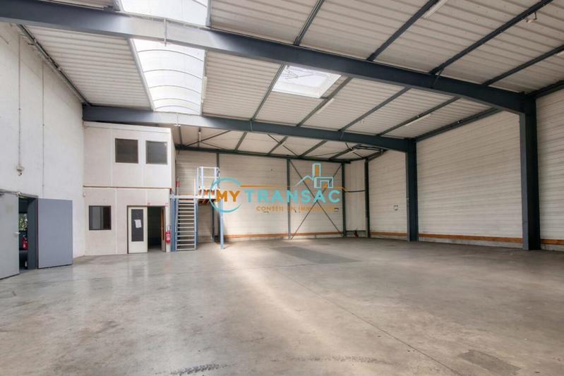 Local d'activités - 3 384 m²