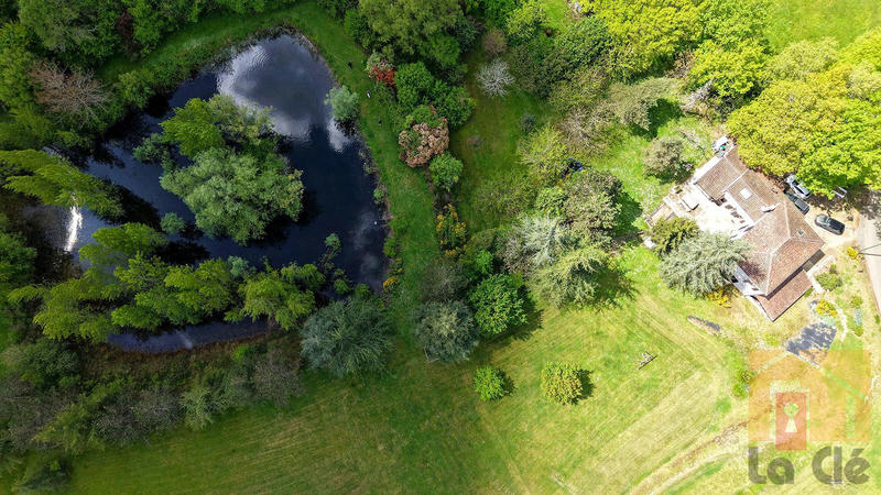 Maison - 206 m² - 7 pièces