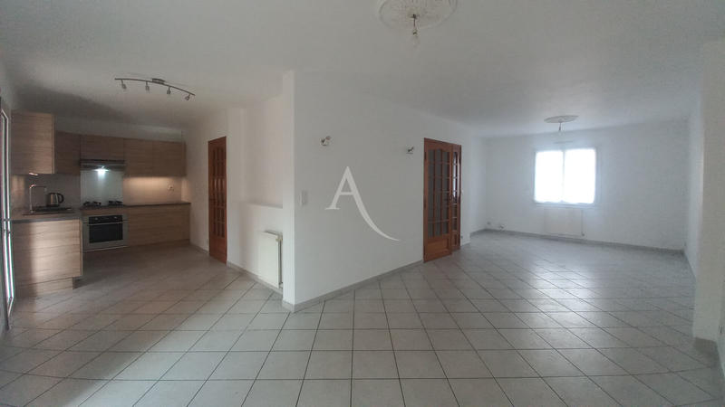 Maison - 195 m² - 10 pièces