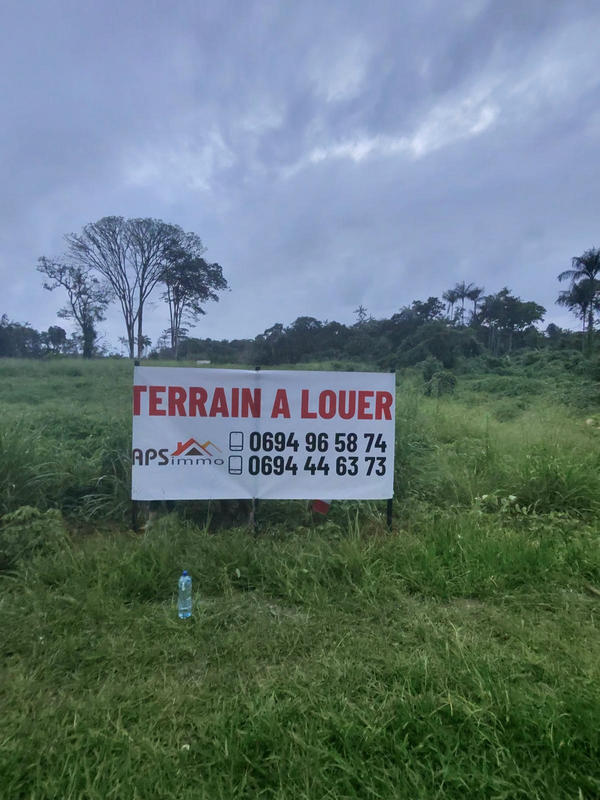 Terrain - 1 000 m²