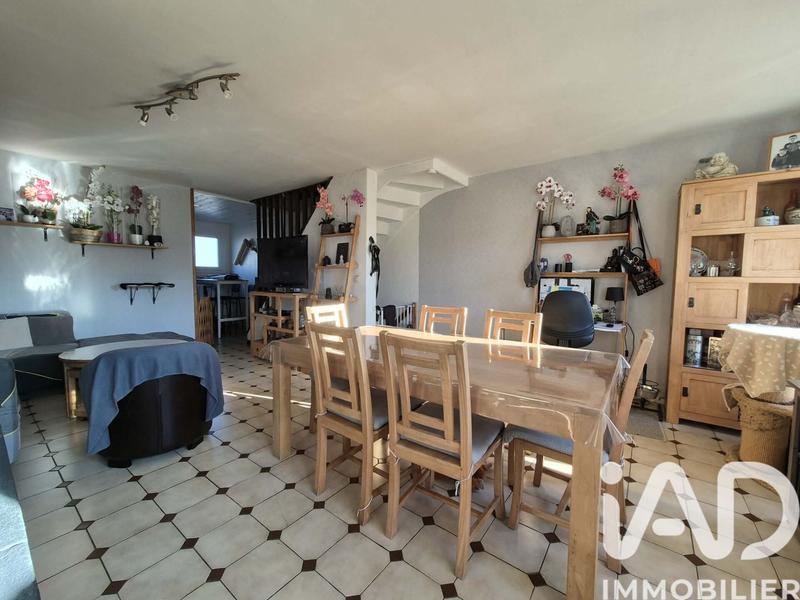 Maison - 99 m² - 5 pièces