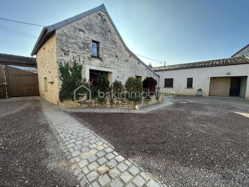Maison de village - 109 m² - 5 pièces