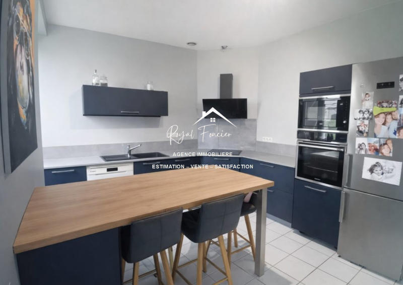 Maison - 90 m² - 5 pièces