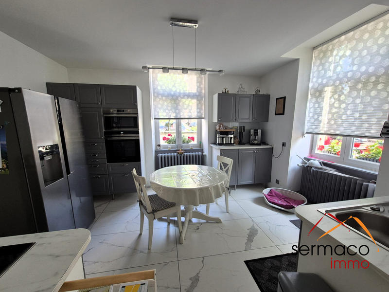 Maison - 334 m² - 14 pièces