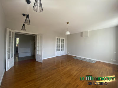 Appartement - 100 m² - 5 pièces