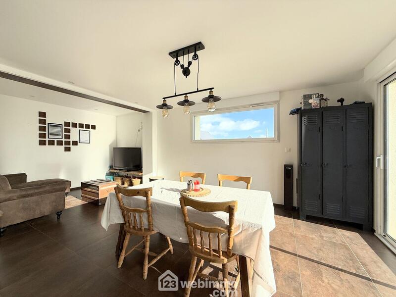 Maison - 90 m² - 5 pièces