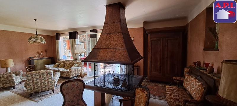 Maison - 220 m² - 8 pièces