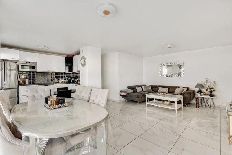 Appartement - 105 m² - 5 pièces