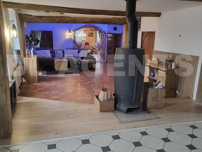 Longère - 308 m² - 14 pièces