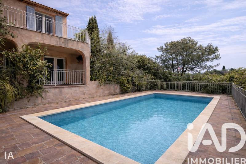 Maison - 190 m² - 6 pièces