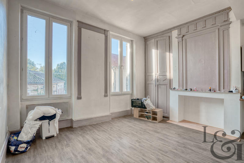 Maison - 304 m² - 16 pièces