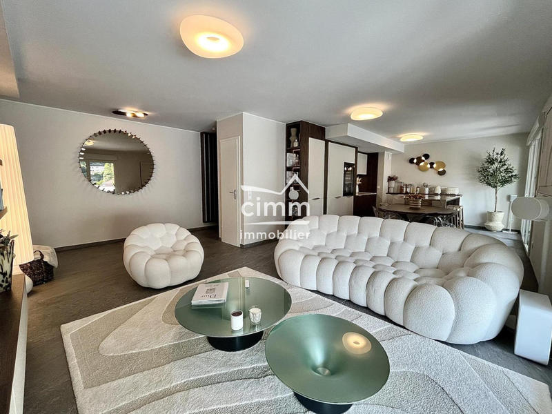 Appartement - 100 m² - 4 pièces