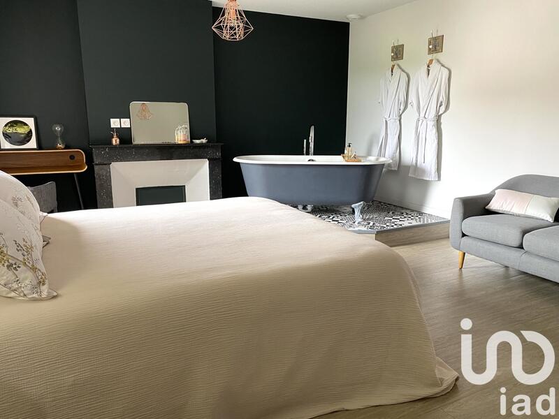 Maison - 363 m² - 10 pièces