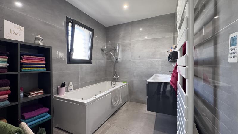 Maison - 107 m² - 4 pièces