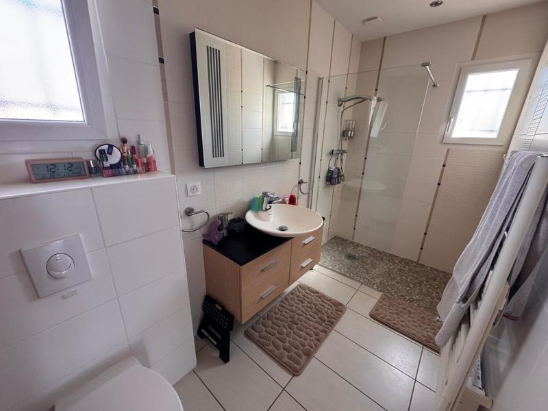 Maison - 220 m² - 5 pièces