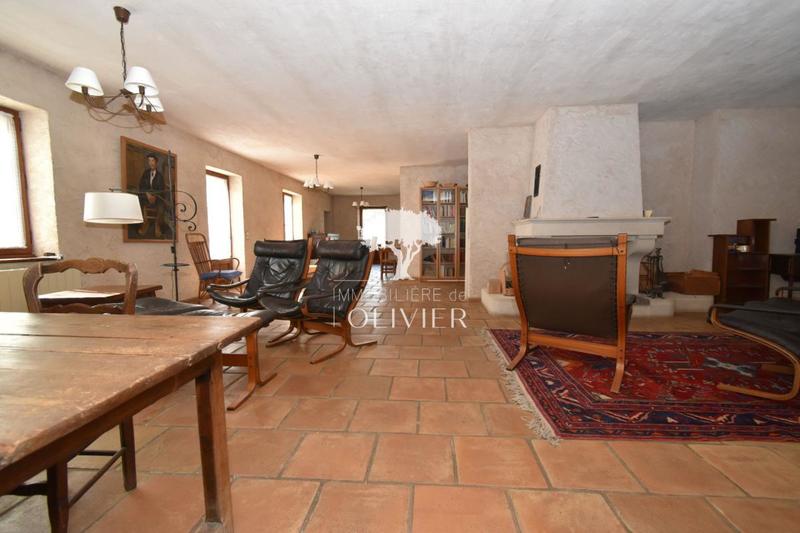 Propriété - 174 m² - 6 pièces