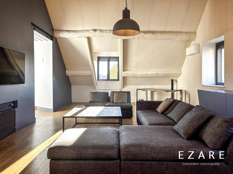 Loft - 138 m² - 6 pièces