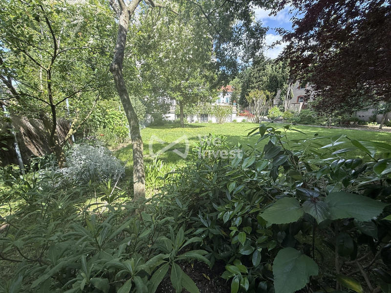 Maison - 268 m² - 9 pièces