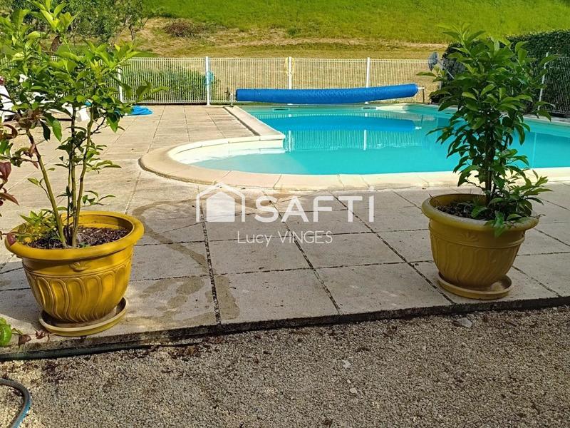 Maison - 211 m² - 8 pièces