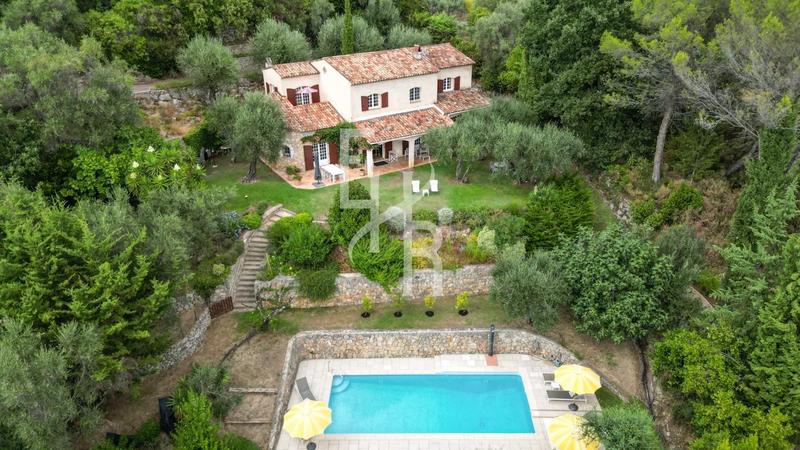 Villa - 205 m² - 5 pièces