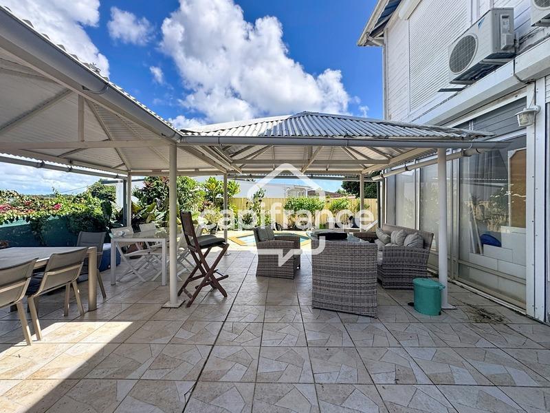 Maison - 380 m² - 11 pièces