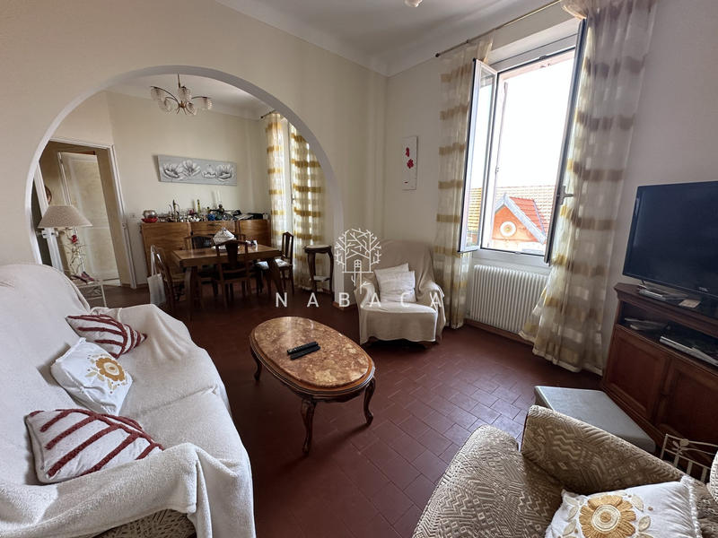 Appartement - 80 m² - 5 pièces