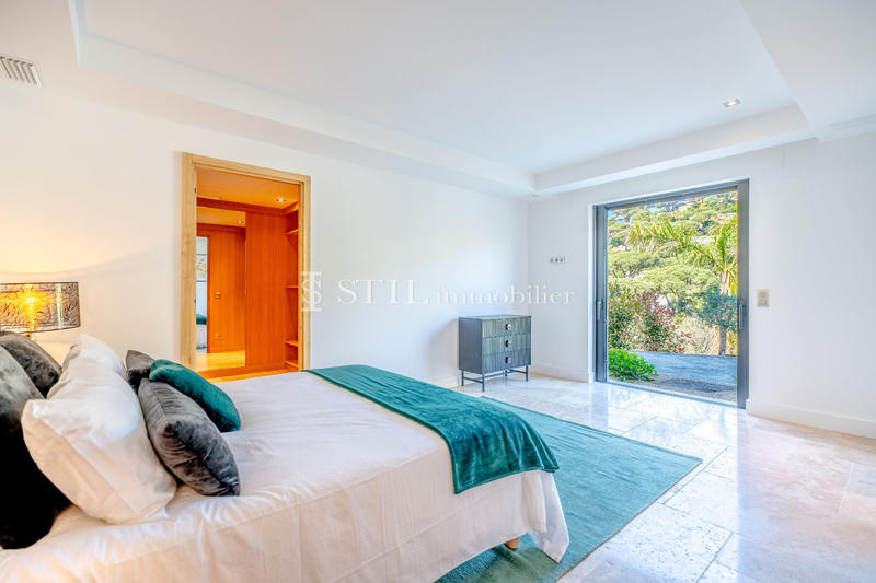 Villa - 370 m² - 6 pièces