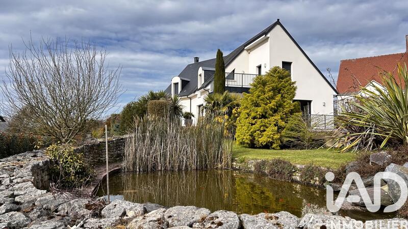 Maison - 200 m² - 8 pièces