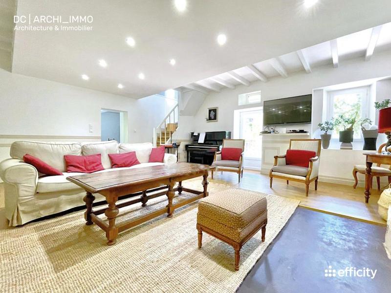 Maison - 530 m² - 18 pièces