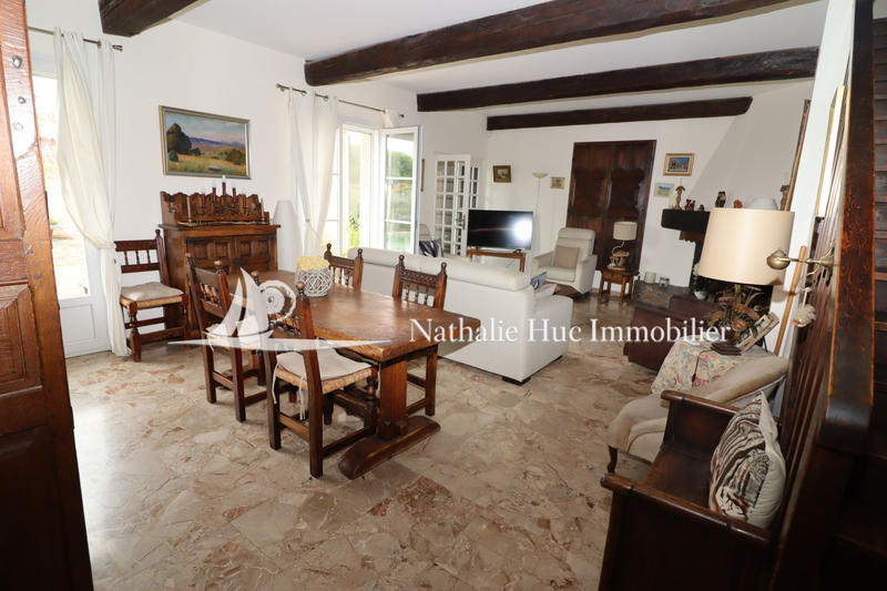 Villa - 216 m² - 6 pièces