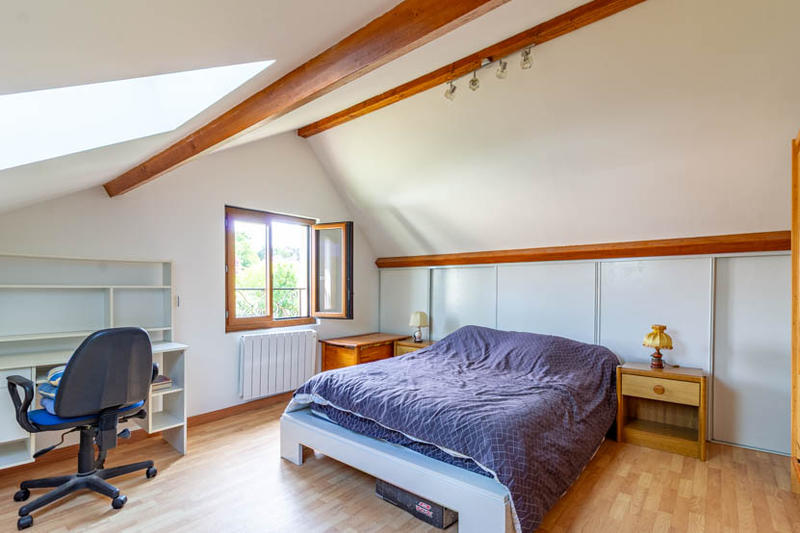 Maison - 202 m² - 8 pièces