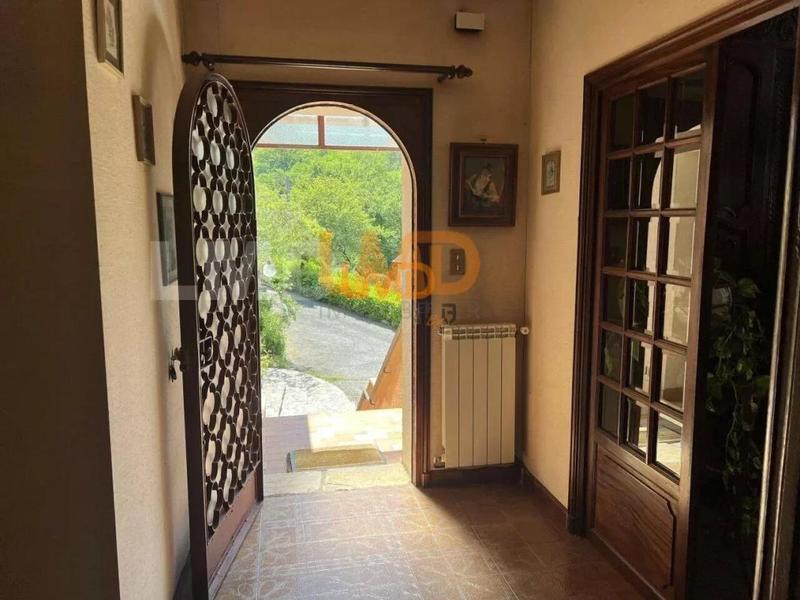 Villa - 237 m² - 8 pièces